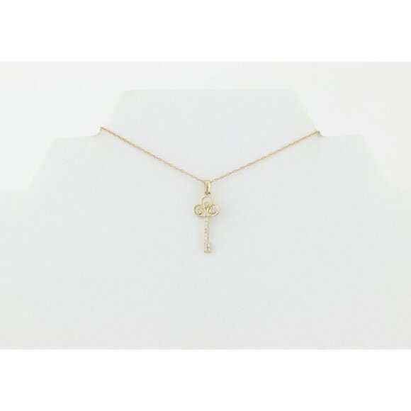 10k Yellow Gold Cubic Zirconia Key Necklace  18 inch chain - Picture 7 of 8